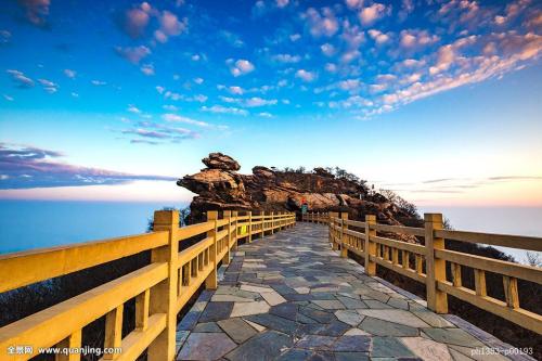 Àî¿ËÇ¿Ö÷³Ö»áÒé È·±£Å©Ãñ¹¤°´Ê±×ã¶îÄõ½±¨³ê